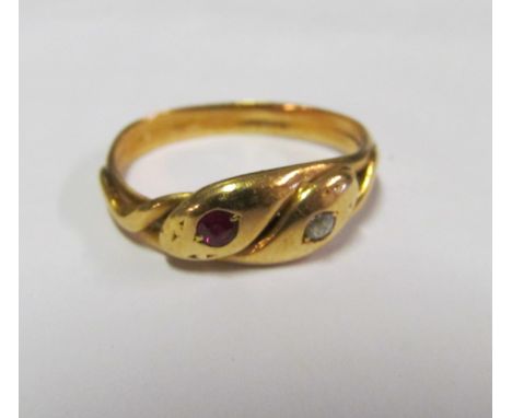 A gold ring set diamond and ruby size M 2.8g