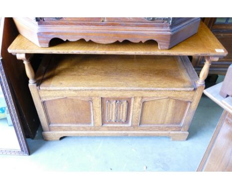 Quality light Oak Linen Fold Monks Bench: