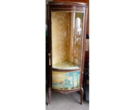 Reproduction Mahogany Bow Fronted Glazed Display Cabinet: