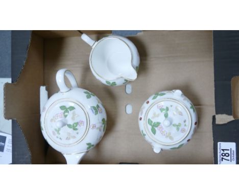 Wedgwood Wild Strawberry Tea for One Service: