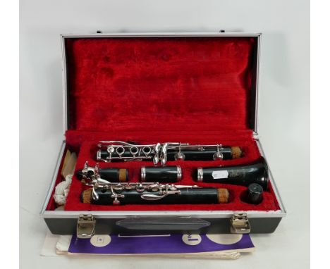 Vintage Boosey &amp; Hawkes Regent Clarinet: in fitted case