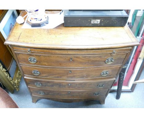 Georgian Mahogany Bow Fronted Chest of 4 Drawers: