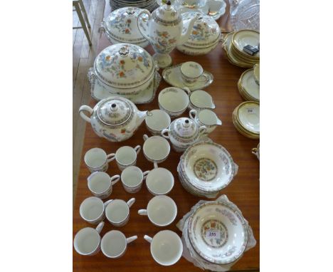 A Wedgwood Kutani Crane pattern tea and dinner service to include tureens   CONDITION REPORT:  Appears to be in good clean co
