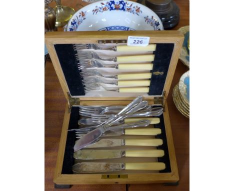 An Art Deco cased fish knives and fork set, together with Minton's twin handled bowl 