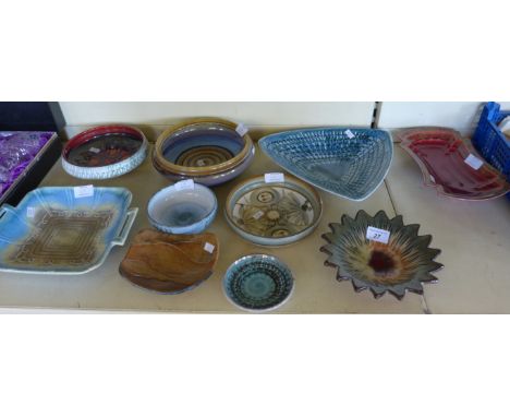 Ten pieces of assorted studio pottery to include Poole Delphis bowl, Crown Ducal bowl, Danish pottery bowl etc