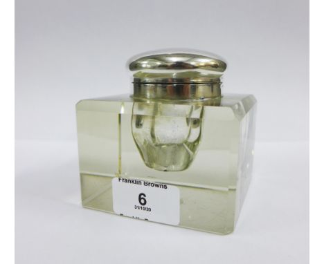 Edwardian silver topped glass inkwell of square form, John Grinsell &amp; Sons, Birmingham 1903, 9cm 