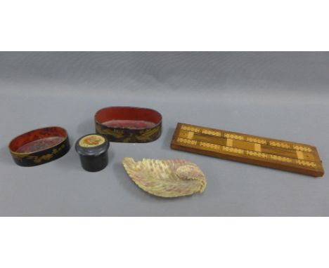 Mixed lot to include a cribbage board, two lacquered oval pots, soapstone leaf dish, etc (a lot) 