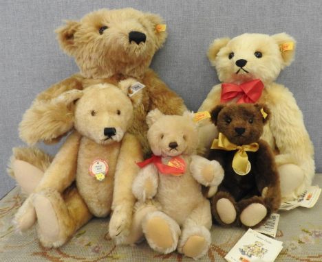 FIVE STEIFF BEARS OF VARIOUS HIGHTS AND FURS 50cm max 