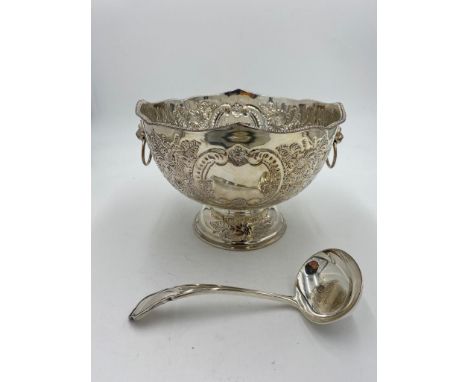 PINDER BROS. SILVER PLATED PUNCH BOWL 25cm dia AND ASSOCIATED SILVER PLATED LADLE, with lion's head detail to side of punch b