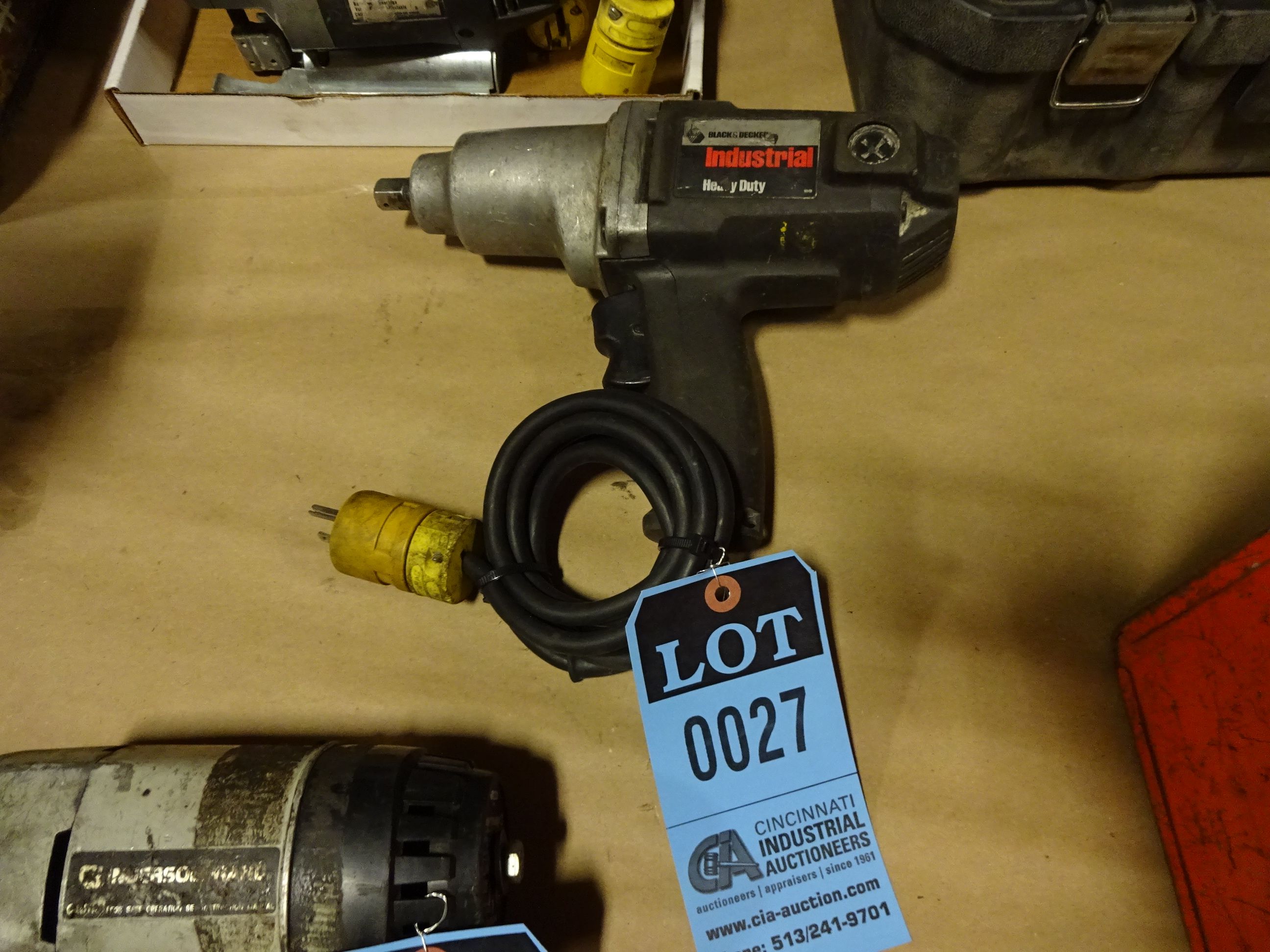 { Group of lots 25, 26, 27, 28 } 1/2" BLACK & DECKER MODEL 2670