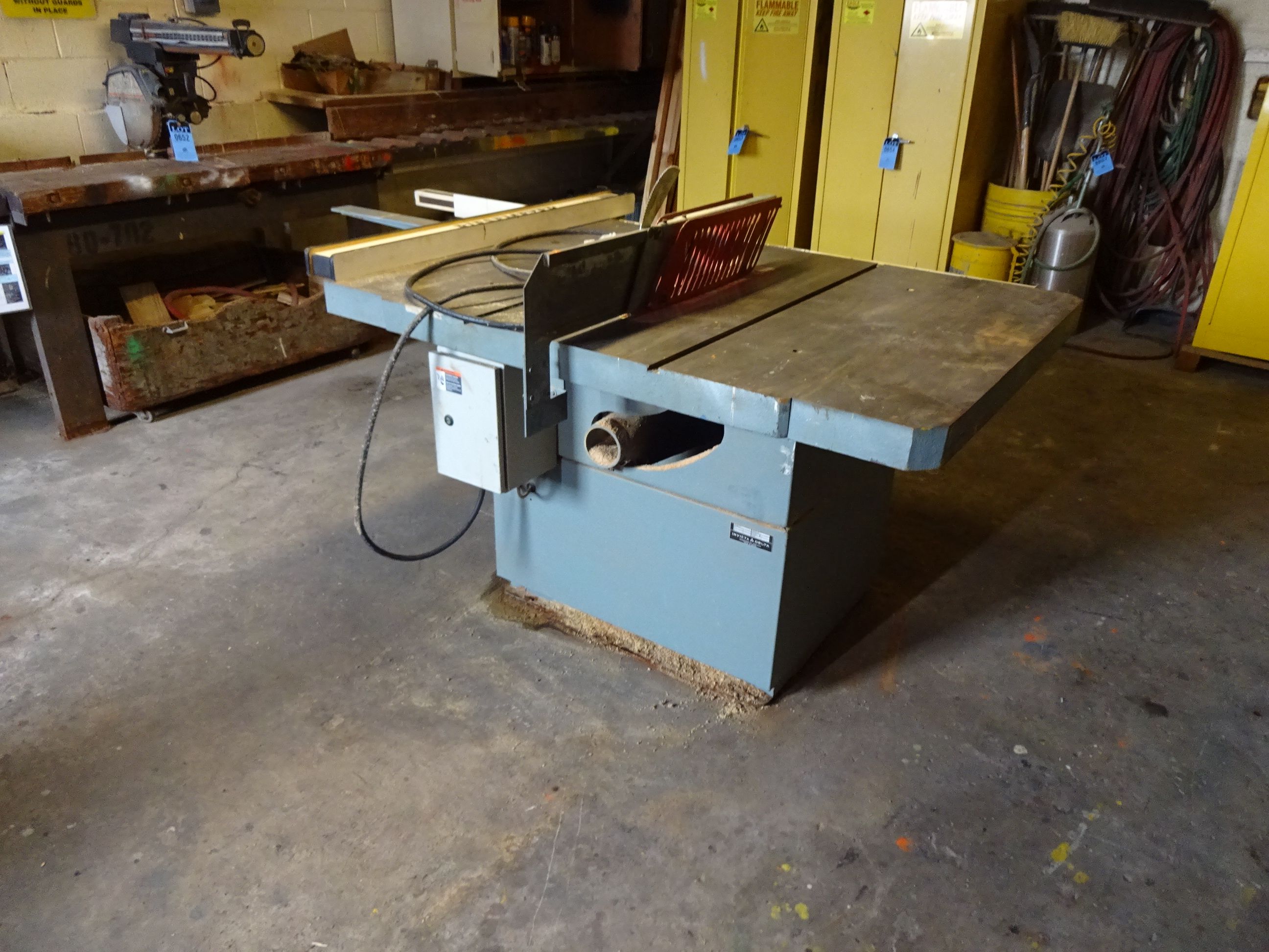 DELTA MODEL RT40 TABLE SAW, BLADE GUARD, RIP FENCE