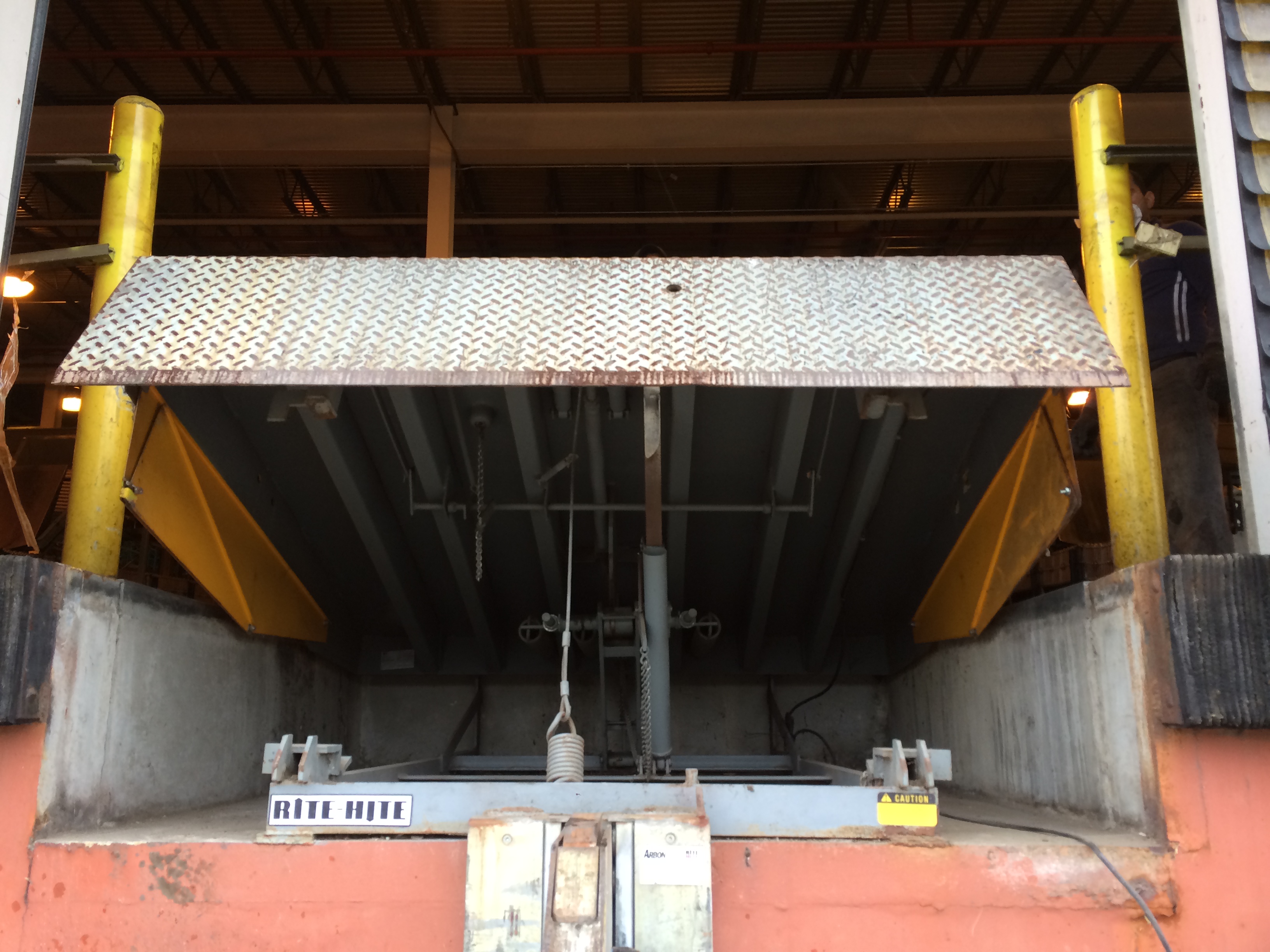 RITE HITE SPRING LOADED ADJUSTABLE DOCK LEVELER, MODEL RH1086.5