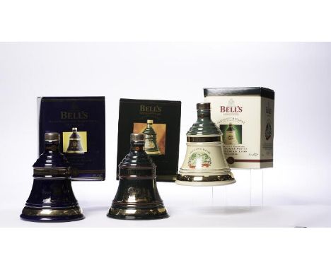 BELL'S CHRISTMAS 1995 BELL
Blended Scotch Whisky in green & gold Ceramic Wade decanter. 70cl, 40% volume, in carton.
BELL'S C