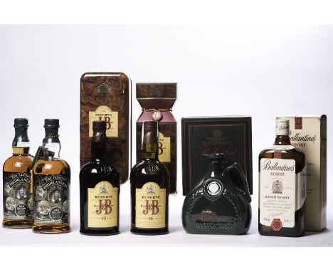 BALLANTINE'S FINEST
Blended Scotch Whisky, 1 litre, 43% volume, in carton.
J&B RESERVE 15 YEARS OLD
Blended Scotch Whisky, la