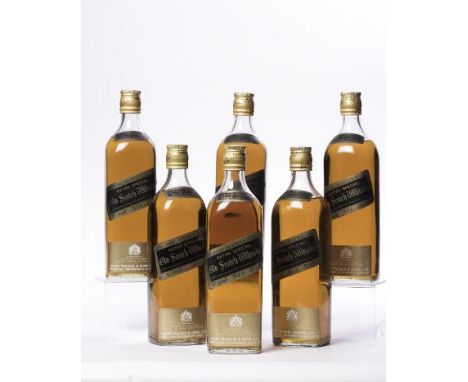 JOHNNIE WALKER BLACK LABEL (6)
Blended Scotch Whisky. 26 2/3 fl. ozs/75.7cl, 70° proof.
6 bottles CONDITION REPORT: Some wear