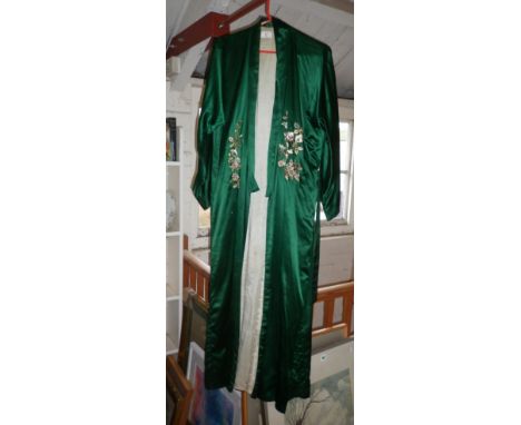 Vintage clothing: Oriental embroidered green silk kimono dressing gown