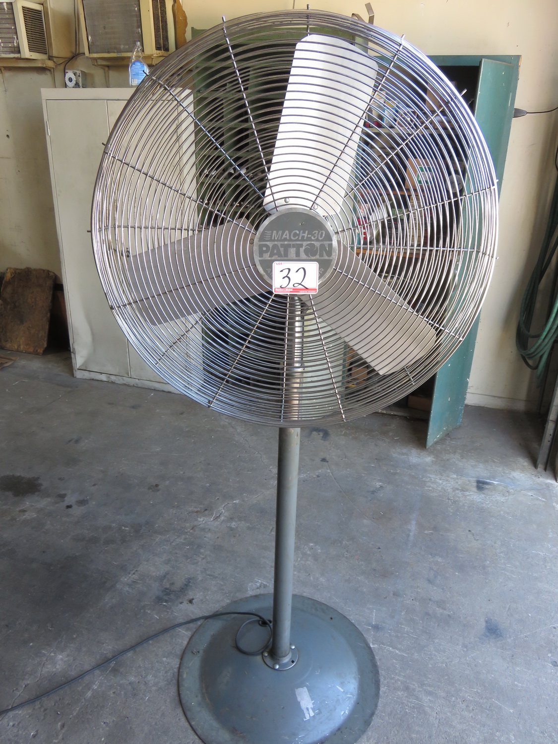 PATTON MACH30 PEDESTAL FLOOR FAN