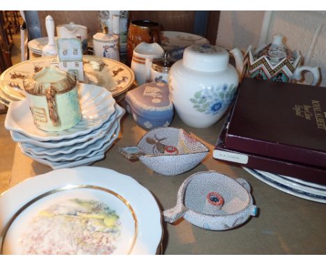 Shelf of mixed ceramics including Wedgwood 