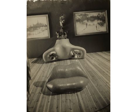 Joan Fontcuberta, The Portrait of Mae WestGelatinesilberabzug. 23,9 x 17,8 cm. Rückseitig mit Bleistift signiert, datiert und