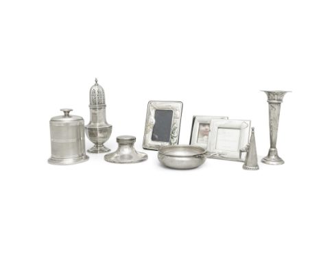 A MISCELLANEOUS COLLECTION OF SILVER ITEMS,comprising a large silver sugar castor, Sheffield c.1932, mark of Viner's Ltd, 19c