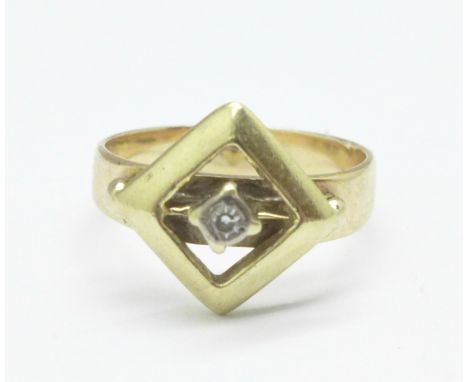 A 9ct gold and diamond solitaire ring, 2.8g, K 
