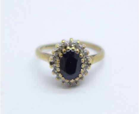 A 9ct gold cluster ring, 2.2g, K 