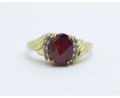 A 9ct gold cluster ring, 2.6g, L 