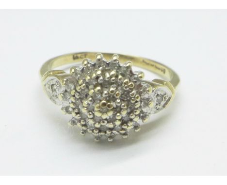 A 9ct gold and diamond cluster ring, 2.7g, O 