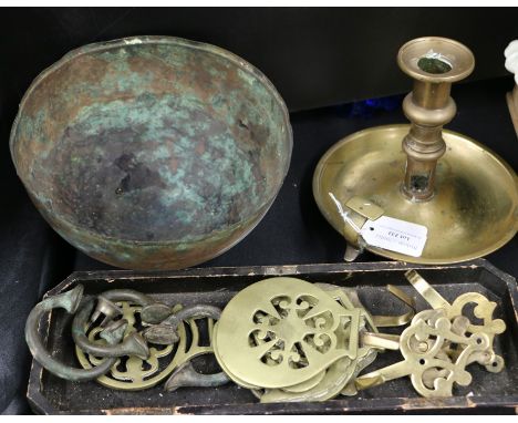 Brass chamber stick, copper bowl, horse brasses, hooks etc. (qty)