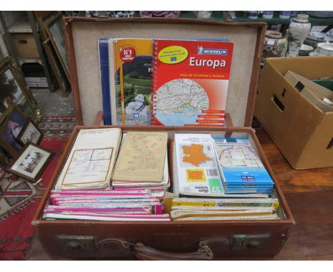 VINTAGE SUITCASE CONTAINING ORDINANCE SURVEY MAPS, ETC. 