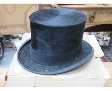 CASED TOP HAT