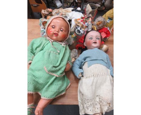SIMON & HALBERG VINTAGE DOLL, FOR RESTORATION, ANOTHER VINTAGE DOLL AND VARIOUS TOURIST DOLLS 