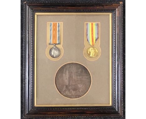 A framed WW1 casualty pair and plaque, awarded to 5190 / 322392 Rifleman Frank Thomas Pead of the 6th London Regiment (City o