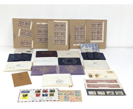 Mixed coins - A collection of coinage of the UK of Great Britain and Northern Ireland sets to include 1970, 1971, 1972, 1979 