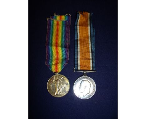 WWI pair awarded to Lieut. W. K. Walton 