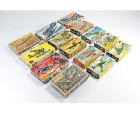 Revell group of vintage model kits comprising fourteen issues plus various others from Hasegawa, Matchbox etc. All look to be