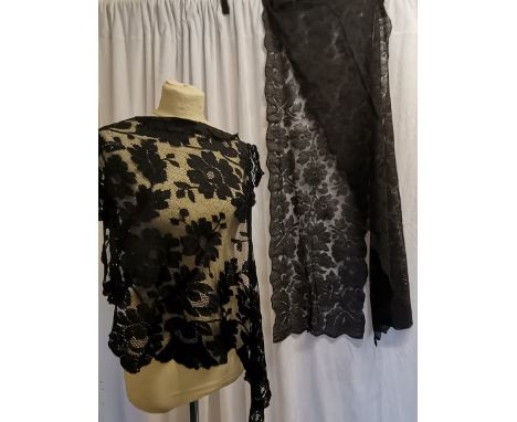 Two pieces of black blonde lace, a shawl and a long scarf, 250 cm long in good condition 