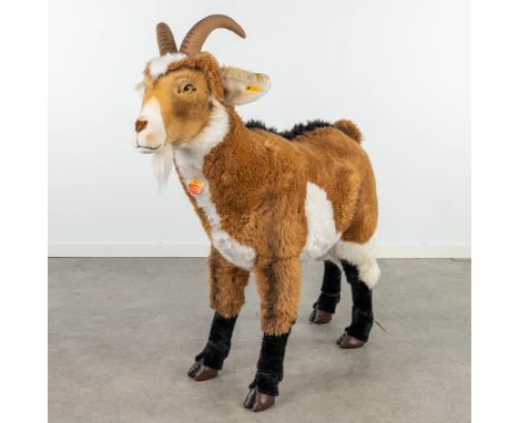 Steiff Studio Billy-Goat, EAN 502408, around 1991-1999Dimensions: (W: 110 x H: 108 cm)