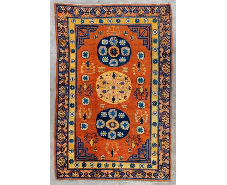 An Oriental hand-made carpet, Turkistan, Samerkand. Dimensions: (L: 178 x W: 122 cm)