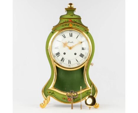 Zenith, a Kartell clock with hand-painted flower decor. In working condition, with the original papers. Dimensions: (W: 26,5 