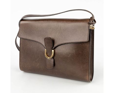 Delvaux, a handbag made of brown leather. Gold-plated hardware. Dimensions: (W: 25 x H: 19 cm)