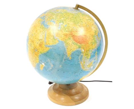 A Rath Fisical-Politico globe lamp, raised on a wooden base, 33cm wide.