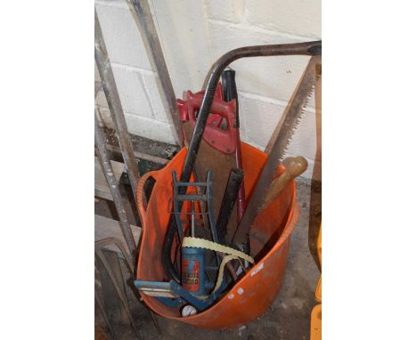 Quantity of assorted workshop tools