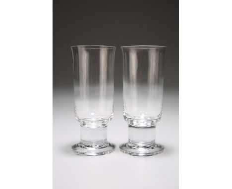 A PAIR OF LATE VICTORIAN SHERRY OR SPARKLING WINE GLASSES, each with deep cylindrical bowl and squat stem with plain circular