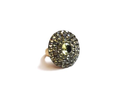 A gold and foil backed chrysolite set cluster ring, ring size N.