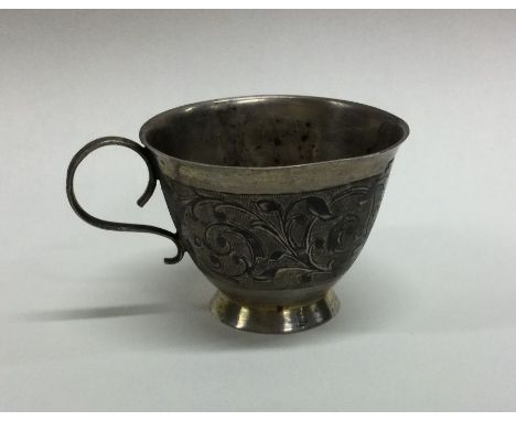A Russian silver and Niello cup. Circa 1880. Approx. 30 grams. Est. £100 - £150.
