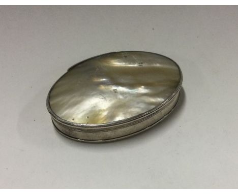 A 19th Century silver and MOP snuff box. Apparently unmarked. Approx. 32 grams. Est. £150 - £200.