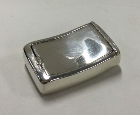 A good hinged top silver snuff box. Birmingham. By ALD. Approx. 10 grams. Est. £30 - £50.