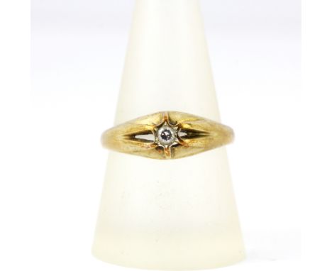 A gentlemen's 9ct yellow gold ring set with a brilliant cut diamond, UK ring size R.5. Gross weight approx. 3.4gr.&nbsp;