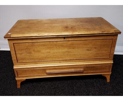 An Antique style Cedar Wood bedroom linen chest, Designed with under drawer and interior shelf section. [64x108x48cm] 